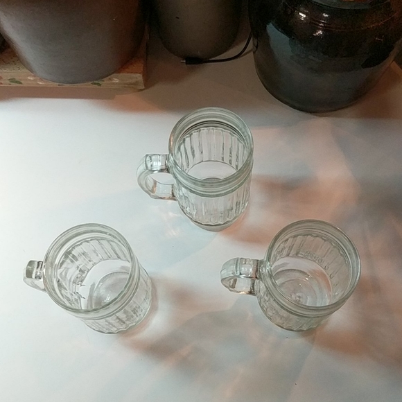 Bundle of 3 Vintage Glass Mugs - Picture 3 of 9